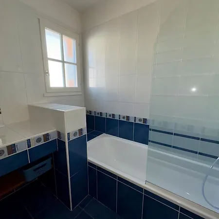 Hébergement de vacances Maison Avec Piscine Privée - 6 Pers. - Fr-1-323-605