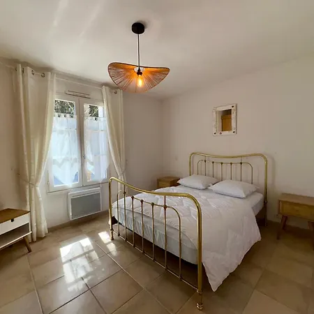 Hébergement de vacances Maison Avec Piscine Privée - 6 Pers. - Fr-1-323-605 *