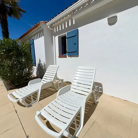 Hébergement de vacances Maison Avec Piscine Privée - 6 Pers. - Fr-1-323-605